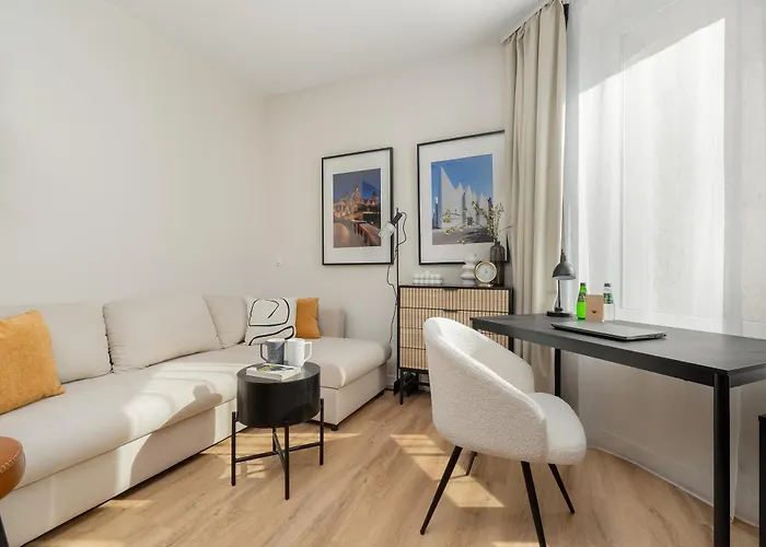 Luxury Barnim Vernon By Bookinghost *