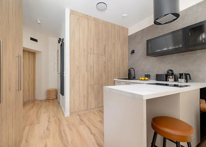 Luxury Barnim Vernon By Bookinghost *